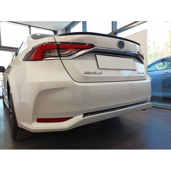Corolla 2019+ ıçın uyumlu arka tampon alt çıtası karbon