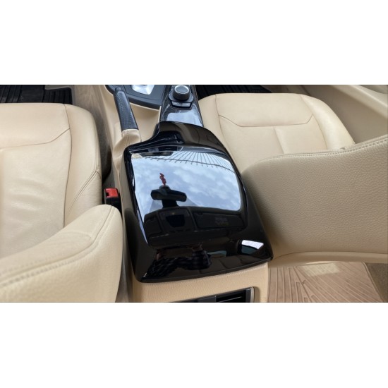 3 serısı f30 ıçın uyumlu  kol dayama kaplama - pıano black